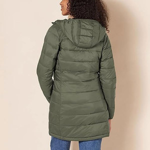 เสื้อโค้ทพัฟเฟอร์แบบมีฮู้ดสำหรับผู้หญิง น้ำหนักเบา กันน้ำ พับเก็บได้ อุ่นสบายสำหรับฤดูหนาว  แบบเย็บติดกัน น้ำหนักเบาพิเศษ เหมาะสำหรับการเดินทาง - Product Image 2