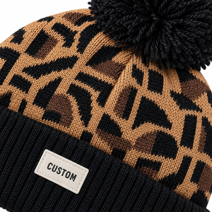 Bonnet en tricot imprimé léopard avec pompon et logo personnalisé, casquette d'hiver à revers motif animal, style streetwear, vente en gros B2B - Product Image 6