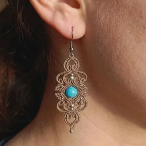 Boucles d'oreilles en macramé en argent sterling faites à la main, avec pierres précieuses, bijoux de guérison, cadeau d'anniversaire pour femmes, HARI OM CREATIONS - Product Image 1