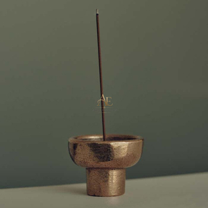Porta Incienso de Bronce Antiguo de Lujo, Forma Redonda, Recolector de Ceniza Metálico, Decoración Minimalista para el Hogar y Cuenco de Yoga - Product Image 1