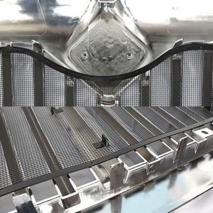 Griglia Cromata Antinsetti per International DuraStar 4200/4300/4400 2002-2019, Compatibile con Griglie Auto - Product Image 6