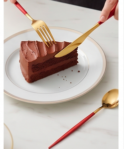 Ensemble de couverts à tête ronde avec manche en résine rouge Couverts de salle à manger élégants pour les essentiels de la table de cuisine de mariage et de fête - Product Image 4