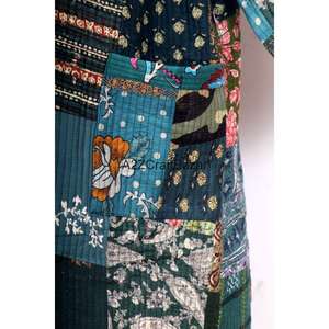 Nueva llegada: Bata corta vintage floral de invierno para mujer, 100% algodón puro, con bordado Kantha hecho a mano en India. - Product Image 2