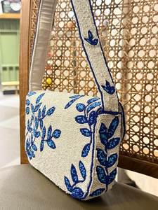 กระเป๋าคลัทช์สะพายไหล่แบบมีลูกปัด รุ่น Staud Bag Dupe ของขวัญแต่งงาน กระเป๋าสะพายไหล่แฟชั่นฤดูร้อน พร้อมซับในผ้าฝ้ายและตัวล็อคแบบกระดุม ขนาด 7 นิ้ว - Product Image 3