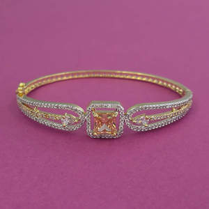 ผู้ส่งออกเครื่องประดับแฟชั่นในอินเดีย กำไลข้อมือแบบเปิดได้ประดับเพชรคิวบิกเซอร์โคเนีย ชุบสองสี รุ่น 444052 - Product Image 4