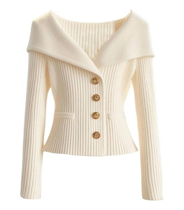 Sweat à capuche d'hiver pour femme, boutons élégants, couleur personnalisée, logo sur le devant, tissu doux et confortable, vêtement décontracté, respirant, séchage rapide, haute qualité - Product Image 1