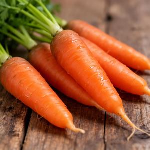 Zanahorias Orgánicas Frescas de Alta Calidad, Variedad Roja Larga de 80 cm, Cosecha Reciente, Ligeramente Dulces para Uso Alimentario, Precio de Fábrica, Gran Venta - Product Image 1