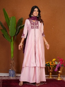 Conjunto de Diseñador de Seda Romana Anarkali Kurta Palazzo Dupatta |   Ropa de Fiesta con Bordado Intenso |   Ropa de Calidad de Exportación - Product Image 4