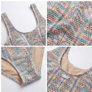 Ensemble de yoga 2 pièces imprimé papillon bleu avec finition dorée, body à col en V profond et jupe portefeuille longueur genou - Product Image 6