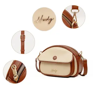 Elegante Bolso Kyna para Mujer, Estilo Bandolera, Cuero Sintético Premium con Textura Satinada y Logotipo Dorado - Product Image 4