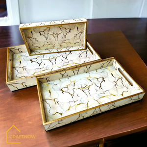 Plateau de service carré en MDF fait main avec finition émaillée imperméable, idéal pour servir du café, du thé ou de petits repas, provenant d'Inde - Product Image 5