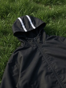 Ensemble de survêtement haute performance pour la course à pied et l'entraînement en salle de sport, tissu respirant, résistant à la transpiration, vêtements de sport confortables - Product Image 4
