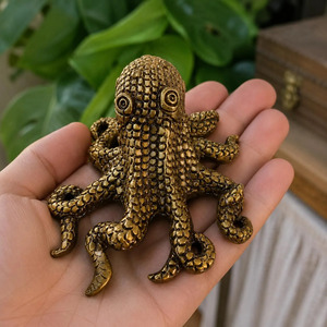 Pendentif Pieuvre Vintage SHUBHAM en Laiton, Figurine Animale Marine Artisanale pour Décoration d'Intérieur et Cadeau - Product Image 1