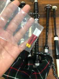 ชุดแบ็กไปป์สก็อตแลนด์ไฮแลนด์ Obexa ไม้โรสวูด กำมะหยี่สีดำ พร้อมอุปกรณ์ทองเหลืองสลักลายทอง  กระเป๋าแข็งแบบมืออาชีพ - Product Image 6