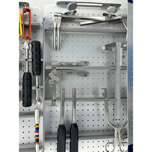 Sistema de Retracción Cervical Manual CS 1600, Instrumento Alemán de Acero Inoxidable para Cirugía Ortopédica de Columna Vertebral, por Grip Surgical - Product Image 1