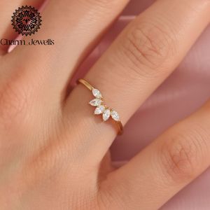 Bague de fiançailles en argent et moissanite Charm Jewells, taille coussin, motif floral, sertissage à griffes, certifiée IGI, classique et romantique pour femme - Product Image 5