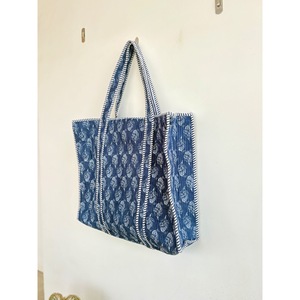 Sac fourre-tout bohème en coton matelassé avec motif tigre brodé, fermeture éclair supérieure, rayures noires, idéal pour la plage et le shopping, toutes saisons - Product Image 2