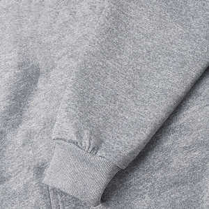 เสื้อฮู้ดผู้ชายสีเทา ทรงปกติ ผ้าฝ้ายถัก สีพื้น แต่งเชือกผูกสีแดง มีกระเป๋า เหมาะสำหรับใส่ในฤดูใบไม้ร่วง - Product Image 5