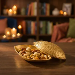 Caja de Metal de Lujo con Forma de Almendra para Frutos Secos, con Grabado Intrincado de Hojas en la Tapa Decorativa, Tazón Premium para Servir Nueces para Fiestas - Product Image 4