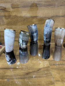 Cuerno para beber vikingo hecho a mano de búfalo genuino con soporte Cuerno de buey de búfalo Venta directa de fábrica del fabricante - Product Image 6