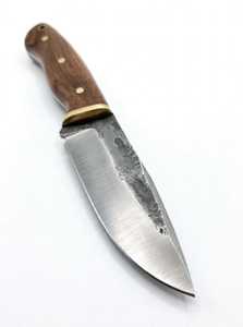 Cuchillo Utilitario para Exteriores de Acero al Carbono Forjado a Mano Personalizado con Mango de Madera de Nogal y Empuñadura de Latón, Grado DIY, OEM Personalizable - Product Image 4