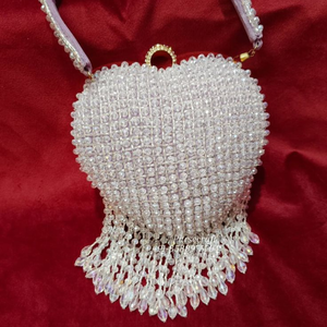 Bolso de Cristal Hecho a Mano con Forma de Corazón Romántico, con Adornos de Cuentas en Toda la Superficie y Flecos en Forma de Lágrima - Product Image 2
