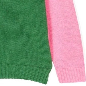 Cardigans et pulls unisexes en acrylique bicolore rose et vert, personnalisables avec logos B2B et lettres brodées, pour sororités - Product Image 4