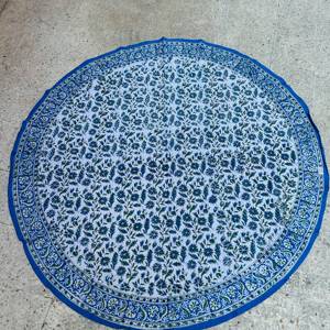 Nappe de table vintage de style campagnard, bleu et blanc, classique, luxueuse, florale, 100% coton, imprimée à la main, lavable, durable, écologique - Product Image 2
