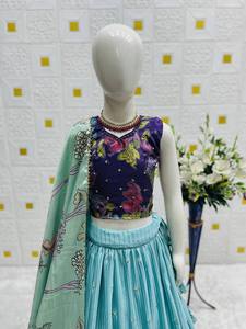 Salwar Kameez con Bordado y Estampado para Niñas de NiMa Creations, Traje Tradicional Indio para Bodas, Diwali y Fiestas, en Seda Chinon, Largo hasta la Rodilla, de Secado Rápido - Product Image 2