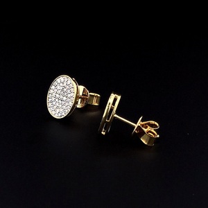 Boucles d'oreilles clous unisexes en argent 925 plaqué or, forme ovale, pavé de diamants taille brillant E VVS certifiés IGI, vente en gros - Product Image 4