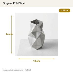 Vase à fleurs artisanal en laiton argenté mat et acier inoxydable de 24 cm, design plié en origami, pour la décoration de la maison, les hôtels, les mariages, les tables - Product Image 5