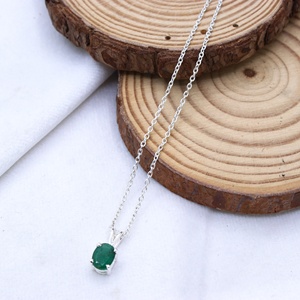 จี้เงินแท้ 925 ประดับมรกตธรรมชาติทรงรี 4 ขา แบบโซลิแทร์ ขายส่ง สร้อยคอ Memoria Jewels - Product Image 2