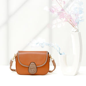 กระเป๋าสะพายไหล่/สะพายข้าง โฮดี้ อาญ่า หนังสังเคราะห์คุณภาพพรีเมียม สายสะพายยาวแบบถัก ปิดด้วยซิป ซับในผ้าซาติน ทนทาน ขนาดใหญ่ - Product Image 1