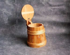 Jarra de Cerveza Grande de Madera con Tapa, Decoración Rústica, Hecha a Mano, Jarra Vikinga de Madera Pulida, Jarra Medieval Rústica - Product Image 4