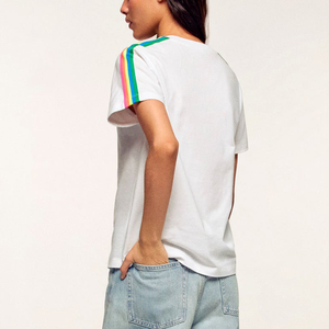 เสื้อยืดคอกลมของผู้หญิงสีตัดกันเสื้อยืดคอกลมของผู้หญิงระบายอากาศได้ดีแห้งเร็วออกแบบได้ตามต้องการ - Product Image 4