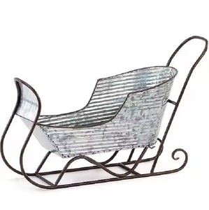 Décoration de table de Noël en métal galvanisé style vintage, motif traîneau, pour décorations de Noël sur le thème des glissades et des tubes à neige - Product Image 4