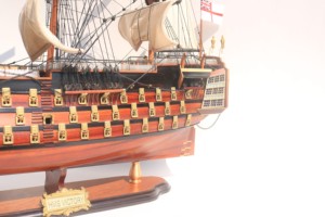 เวอร์ชันรายละเอียดขั้นสูง |   เรือ HMS วิคตอรี่ ตกแต่งด้วยไม้เสร็จสมบูรณ์แล้ว |   โมเดลเรือใบเวียดนามทำมือ ทาสีลายเรือธงสูง  งานฝีมือจากไม้ - Product Image 5