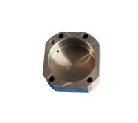 Tapa de Acero de Alta Precisión Mecanizada por CNC, Cuatro Orificios de Montaje, Cubierta Metálica Cuadrada para Aplicaciones de Equipos Industriales OEM