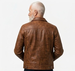 Chaqueta Bomber OEM Personalizada de Cuero Envejecido con Capucha y Cuello Redondo, Ajuste Regular, Cortavientos, con Logo Frontal, Estilo Urbano - Product Image 2