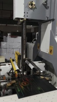 Boîte semi-automatique en carton rigide faisant l'emballage formant la machine pour l'emballage de bijoux de montre de téléphone portable de parfum de chaussures de cadeau