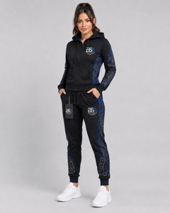 Survêtement pour femmes, tenue athlétique tendance avec un matériau doux et respirant, coupe confortable et style moderne pour l'entraînement et les voyages - Product Image 1