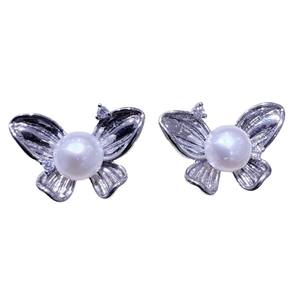 ต่างหูมุกน้ำจืดธรรมชาติสไตล์ยุโรปอเมริกันสำหรับผู้หญิง ดีไซน์ผีเสื้อประดับเพชรซิร์โคเนียมเดี่ยว สวยสง่างามและบริสุทธิ์ - Product Image 5