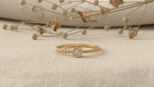 Bague à bande perlée en or 10 carats, design personnalisé fait main, diamant solitaire VVS1 cultivé en laboratoire, fabricant de bijoux délicats - Product Image 6