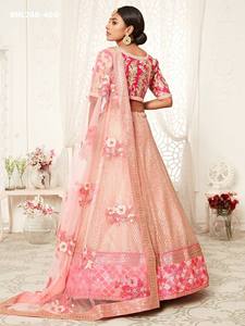 Conjunto de Lehenga-Choli en rosa rubor con diseño en A y detalles de red suave, hilo, lentejuelas, Dori y Zari, de proveedor de la India. - Product Image 2