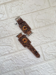 Designer de luxe haut de gamme main Boho Western Floral Design usiné à la main en cuir Bracelet de montre en cuir de remplacement souple - Product Image 5