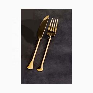 Cubiertos de pulido de espejo chapado en oro con mango único, conjunto de cubiertos de lujo de aspecto moderno para restaurante, boda y hogar - Product Image 1