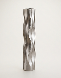 Jarrón de Metal Ondulado Plateado de Primera Calidad, Elegante Florero con Superficie Texturizada Esculpida para Centros de Mesa de Boda - Product Image 2