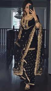 Lehenga Choli rose à broderies lourdes avec dupatta, tenue ethnique pour femme, idéale pour mariage, fête ou festival. - Product Image 4
