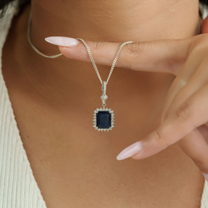Nouveautés : Pendentif statement ouvrable en or blanc 14 carats pour femme, saphir bleu et diamants taille octogonale, design unique - Product Image 2