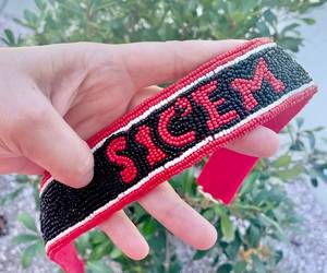 Sangle de sac à perles Georgia Woof Sic 'Em Bulldog Rouge Noir Blanc avec quincaillerie dorée, style Game Day, boucle à ardillon MSR - Product Image 2